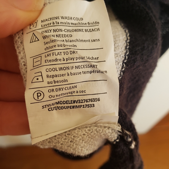 VINCE. Iceberg Colorblock Light Knit Sweater XS - Picture 8 of 10